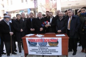 Hakkari'de taşınmaya karşı imza kampanyası