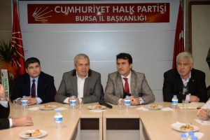 Bursa'da D&uuml;ndar'dan CHP'ye hayırlı olsun ziyareti