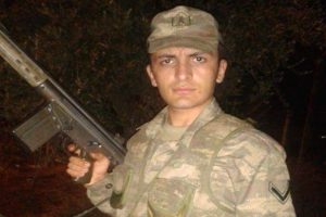 İzinde şehit edilen asker son yolculuğuna uğurlandı