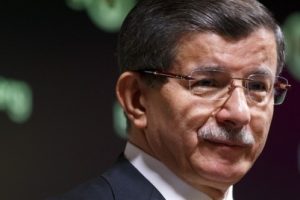 Davutoğlu, Anayasa Uzlaşma Komisyonu &uuml;yeleriyle bir araya geldi