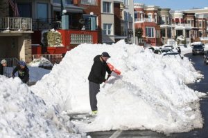 ABD'deki kar fırtınası pahalıya mal oldu