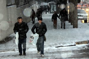 Bursa'da kar ve buzun bilan&ccedil;osu ağır oldu!