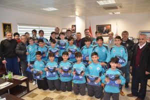 Bursa Gemlik Belediye Başkanı Yılmaz'dan Belediyespor'a moral
