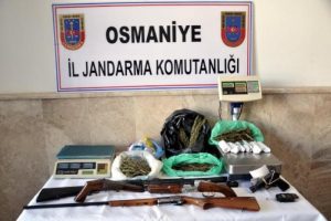 4 ilde uyuşturucu operasyonu: 10 g&ouml;zaltı