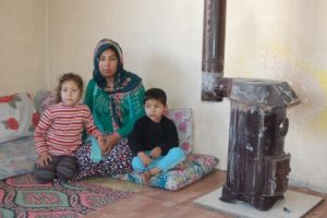 Kahramanmaraş'ta 3 &ccedil;ocuklu anne yardım bekliyor