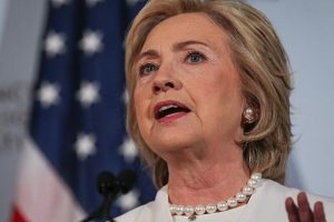 Başkanlık se&ccedil;imleri anketinde Clinton geri d&uuml;şt&uuml;