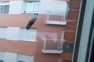 Anahtarlarını evde unutması sonu oldu