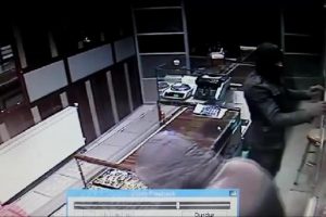 Ağrı'da kuyumcuyu soyan 3 kişi tutuklandı