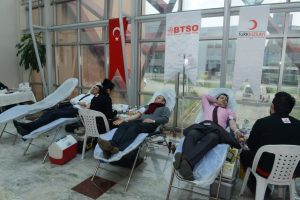 BTSO personeli kan bağışında bulundu