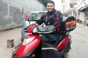 Kuryeden insanlık dersi: 30 bin liralık ziyneti teslim etti
