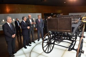 Abdullah G&uuml;l, Mercedes M&uuml;zesi'ni gezdi