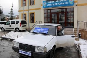 Garsonun otomobilini &ccedil;alan 2 kişi yakalandı