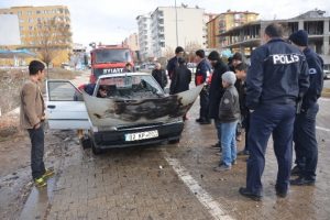 Kontağı &ccedil;evirdiği an araba bu hale geldi