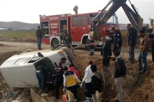 Babasının minib&uuml;s&uuml;n&uuml; izinsiz alan &ccedil;ocuk su tahliye kanalına u&ccedil;tu