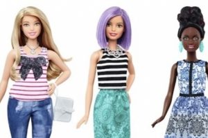 Farklı v&uuml;cut &ouml;zelliklerine sahip Barbie bebekler satışa &ccedil;ıkarılacak