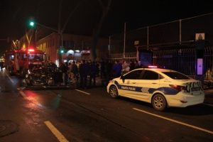 Polis memuru ara&ccedil;tan yola fırlayarak şehit oldu!