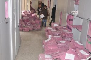 Kocaeli Adliyesi'nde icra dosyaları koridorlara taştı