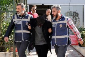 Hırsızlık &ccedil;etesine operasyon: 4 g&ouml;zaltı