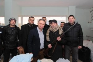 Bayırbucak T&uuml;rkmenlerine tek kırma t&uuml;feğini g&ouml;ndermek istedi