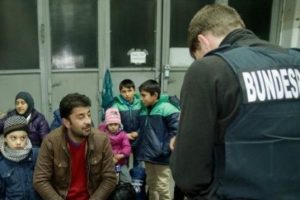 Almanya iltica yasasını sıkılaştırıyor