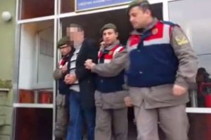 Hem sahte doktor oldu hemde emeklilik s&ouml;z&uuml;yle dolandırdı