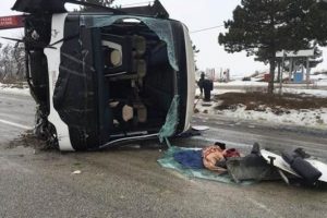 3 şehirde trafik kazası: 9 &ouml;l&uuml; 22 yaralı