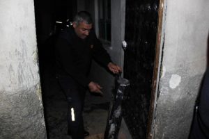 Annesinin evde bıraktığı &ccedil;ocuk yangında &ouml;ld&uuml;