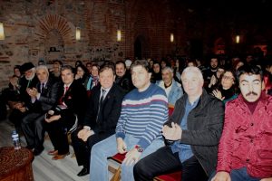Ahmet Şafak Bursa'da gen&ccedil; yazarlarla buluştu