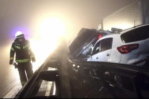 Slovenya'da 70 aracın karıştığı zincirleme trafik kazası: 4 &ouml;l&uuml;, 30 yaralı