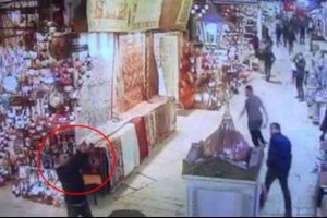 Mısır &Ccedil;arşısı'nda silahlı dehşet kamerada