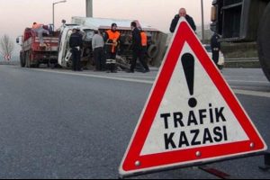 Servis otob&uuml;s&uuml; yaşlı adamı metrelerce s&uuml;r&uuml;kledi