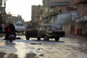 PKK yandaşlarının korsan g&ouml;sterisinde ateş a&ccedil;ıldı: 2 yaralı