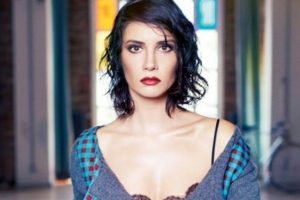 Oğlunu Cemal H&uuml;nal'a emanet etti...
