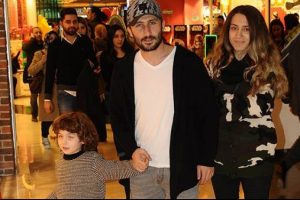 Yıldız futbolcunun aile saadeti...