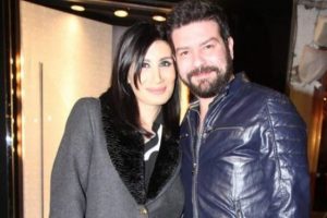 &Uuml;nl&uuml; &ccedil;ift boşanmaktan vazge&ccedil;ti!...