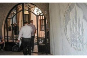 Kosova'da cami avlusunda bomba