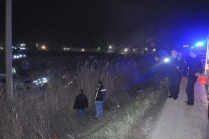 Bursa Karacabey'de feci kaza! Otomobil eski dere yatağına devrildi!