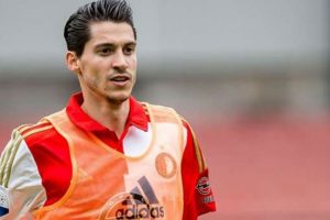 Futbolcuya &ouml;l&uuml;m tehdidi!