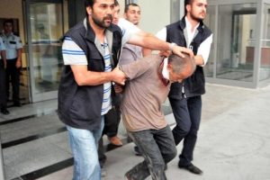 7 yaşındaki &ccedil;ocuğu tecav&uuml;z edip &ouml;ld&uuml;rd&uuml;!