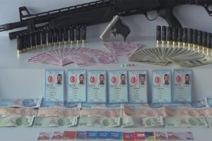 İstanbul'da naylon fatura kesen &ccedil;ete &ccedil;&ouml;kertildi