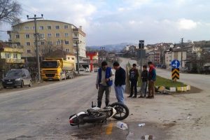 Bursa'da motosiklet kazası 2 yaralı