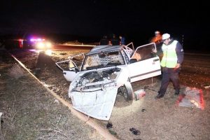 Hurdaya d&ouml;nen ara&ccedil;tan sağ kurtuldular