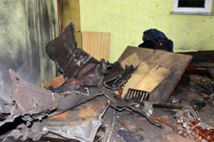 Odun diye yaktılar bomba &ccedil;ıktı! 7 yaralı!