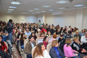 Bursa'da sinemanın AVM'lere hapsedilmesine kızıp alternatif sinema kurdular