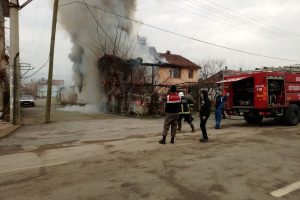 Bursa'da 3 ev k&uuml;l oldu!