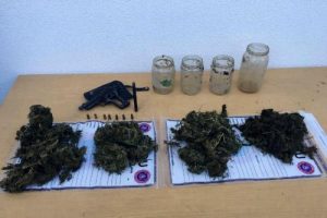 Tarım aracında 1 kilo esrar ele ge&ccedil;irildi