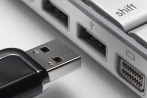 Kuru temizleyicilerde her yıl 22 bin USB bellek unutuluyor