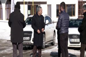 B&uuml;lent Arın&ccedil;, Uludağ'da tatil yapıyor