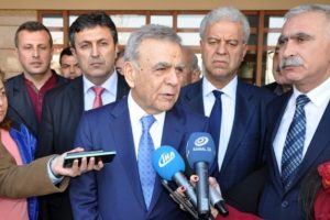 130 sanıklı İzmir B&uuml;y&uuml;kşehir Belediyesi davası ertelendi