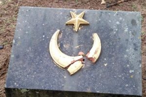 Kırım'daki T&uuml;rk Şehitliği'ne saldırı
